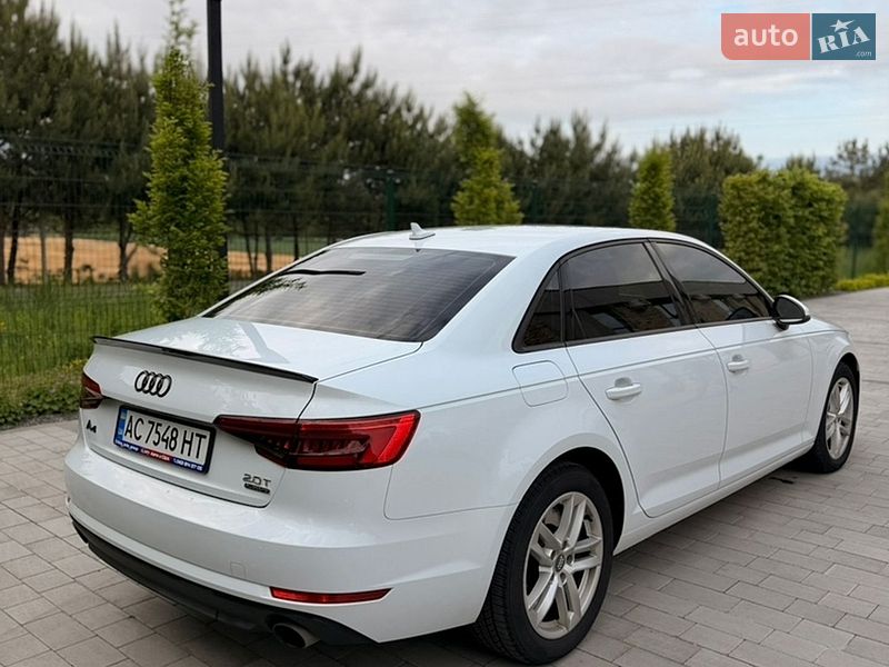 Седан Audi A4 2016 в Луцке