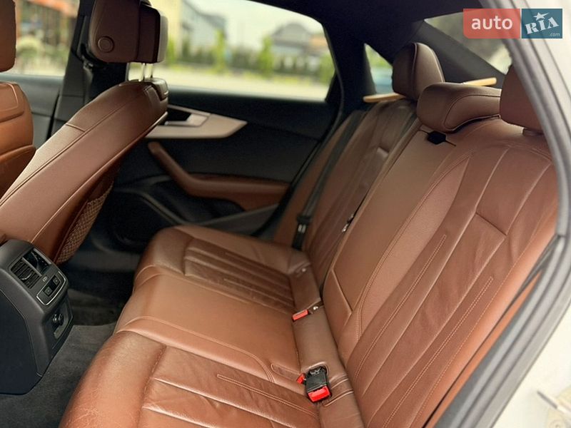 Седан Audi A4 2016 в Луцке