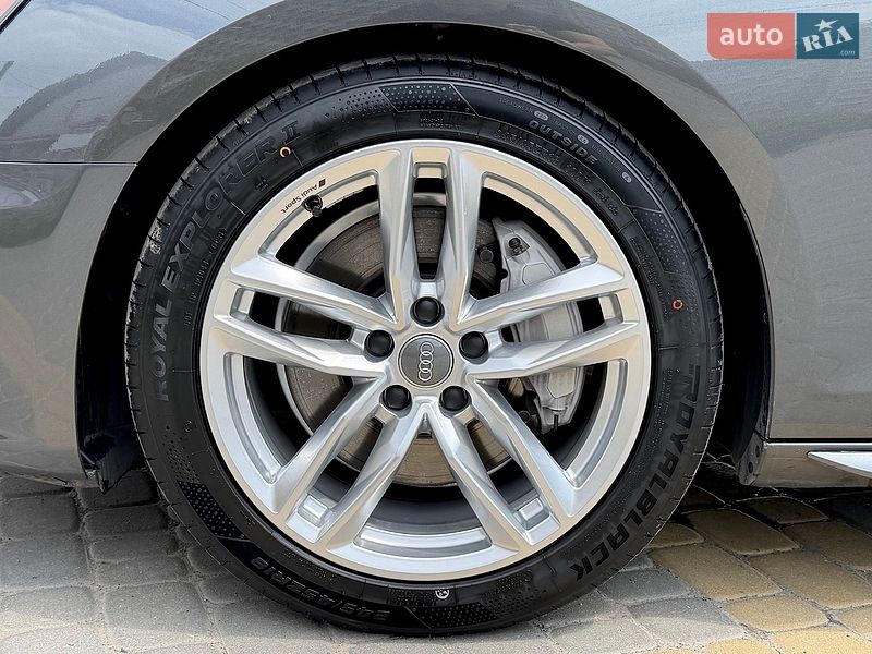 Седан Audi A4 2023 в Вінниці