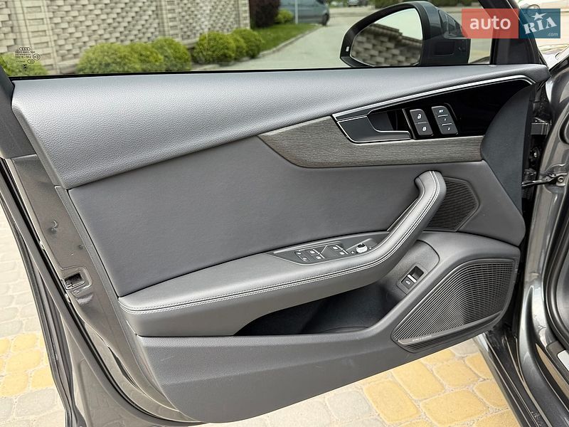 Седан Audi A4 2023 в Вінниці