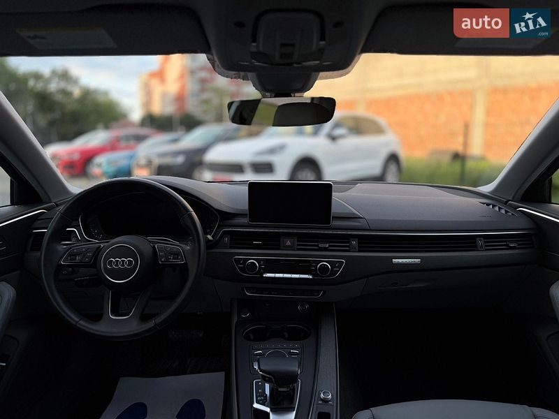 Седан Audi A4 2019 в Черновцах