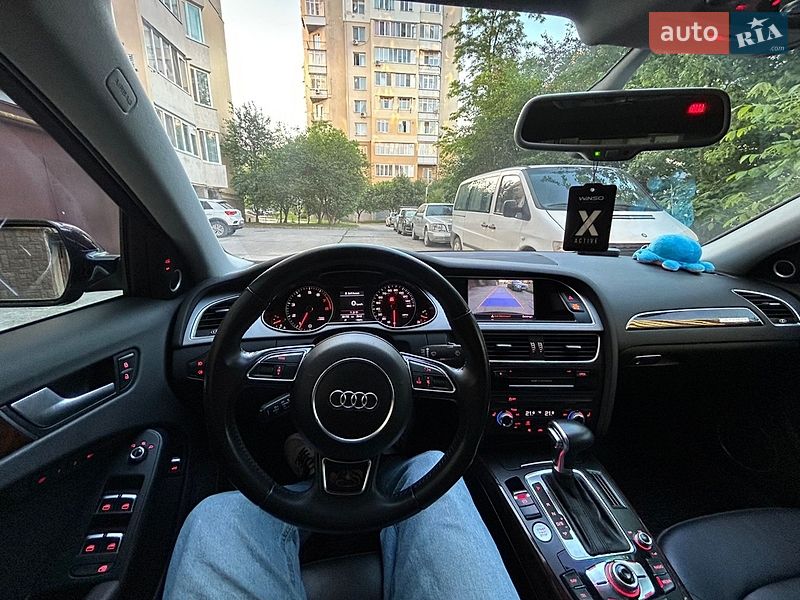 Седан Audi A4 2014 в Ивано-Франковске