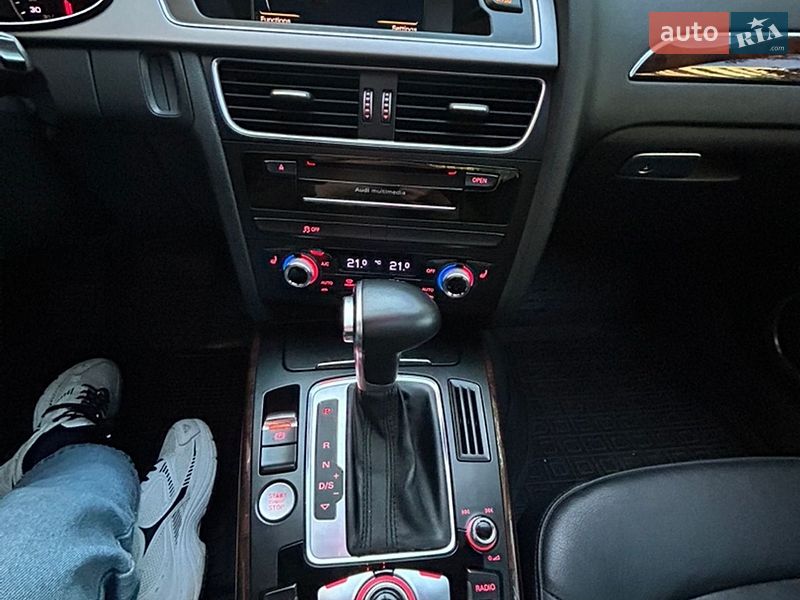 Седан Audi A4 2014 в Ивано-Франковске