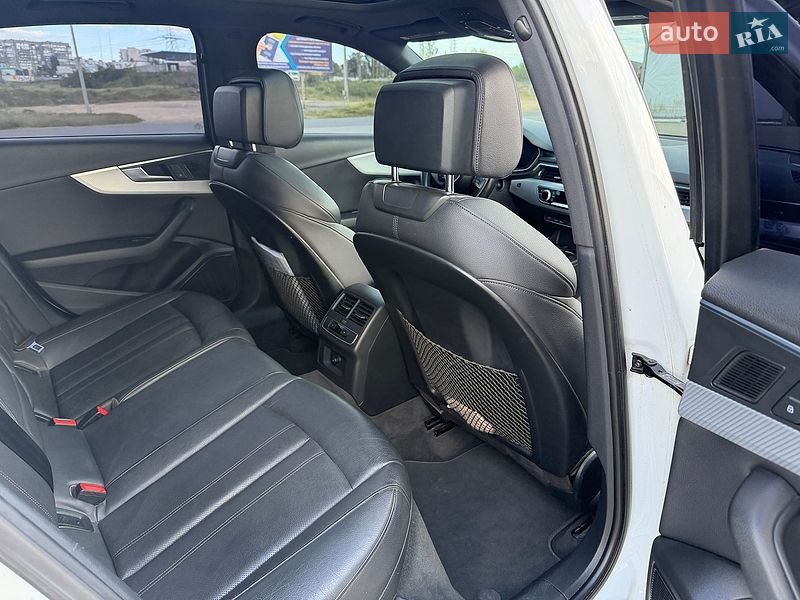 Седан Audi A4 2016 в Одессе