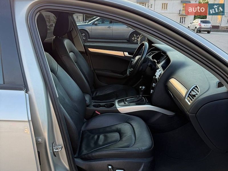 Седан Audi A4 2013 в Львові