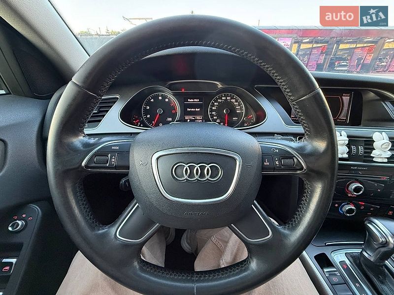 Седан Audi A4 2013 в Львові