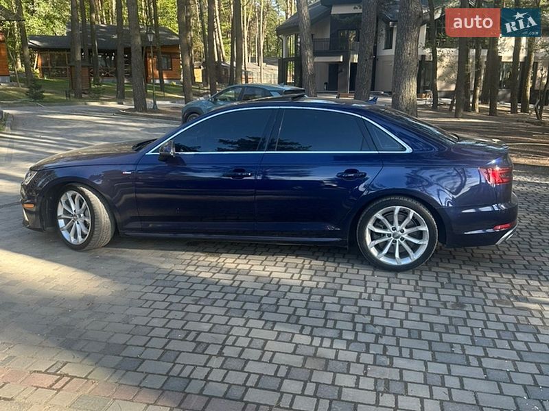 Седан Audi A4 2018 в Львові