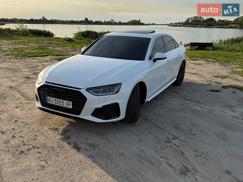 Седан Audi A4 2020 в Яготине