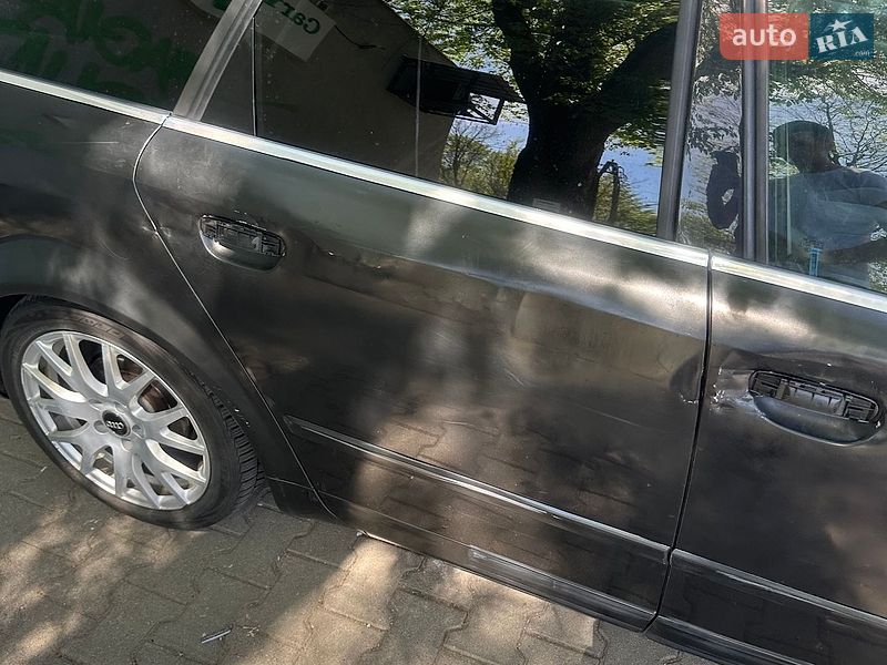Универсал Audi A4 2004 в Брошневе