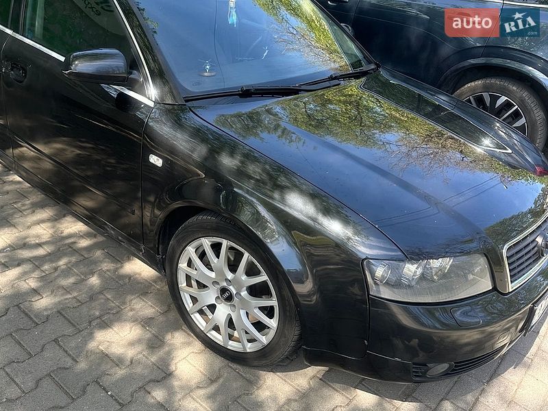 Универсал Audi A4 2004 в Брошневе