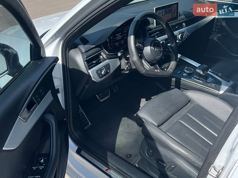 Седан Audi A4 2017 в Ровно