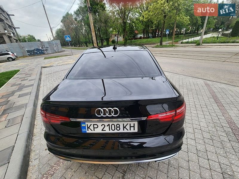 Седан Audi A4 2020 в Запоріжжі