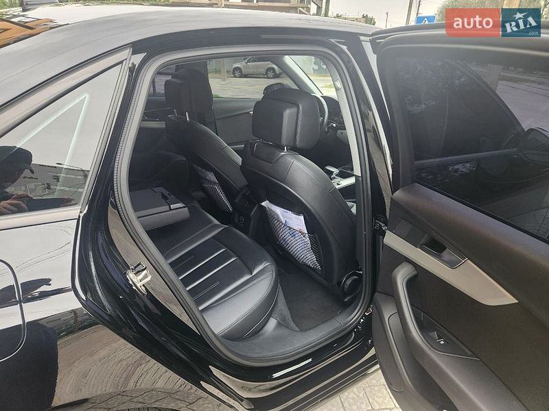 Седан Audi A4 2020 в Запоріжжі
