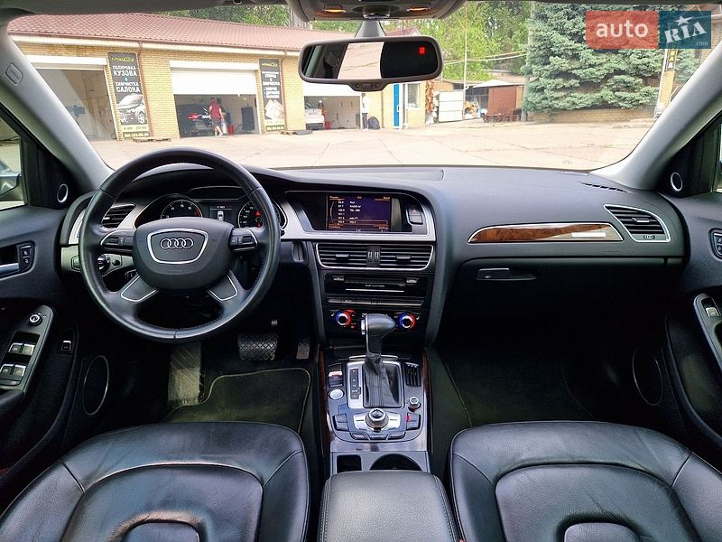 Седан Audi A4 2012 в Дніпрі