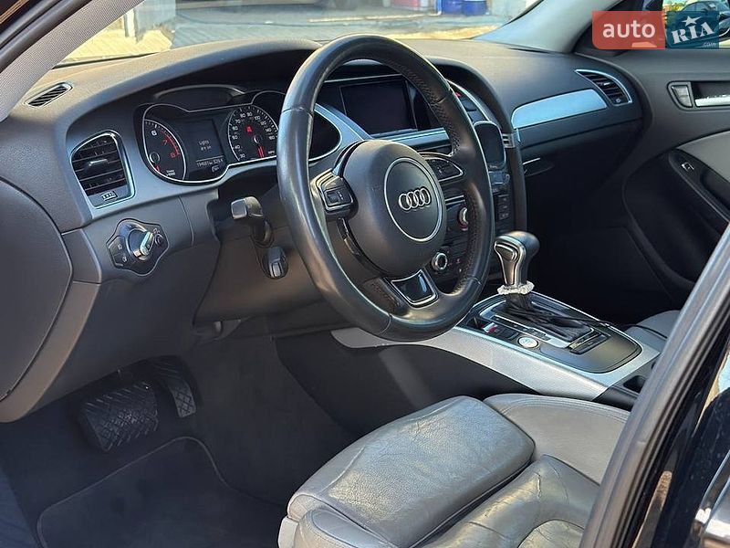 Седан Audi A4 2012 в Луцьку