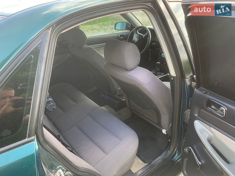 Седан Audi A4 1996 в Надвірній