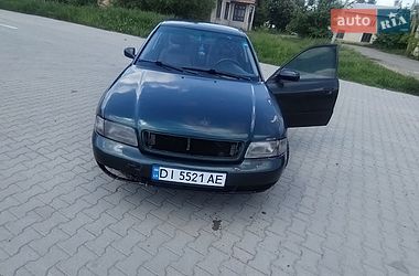 Седан Audi A4 1995 в Косове