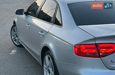 Седан Audi A4 2011 в Чернігові