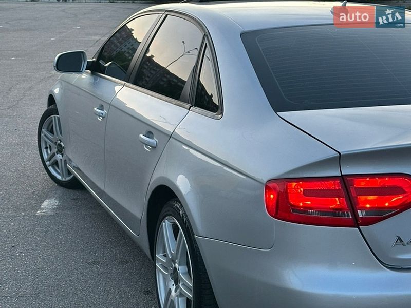 Седан Audi A4 2011 в Чернігові