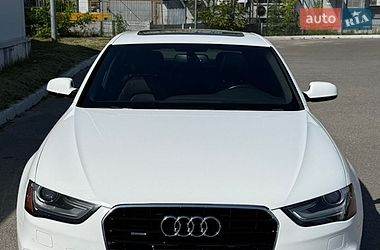 Седан Audi A4 2015 в Львові