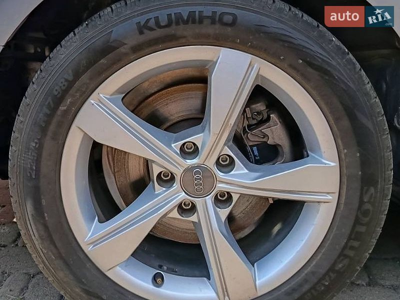 Седан Audi A4 2019 в Киеве
