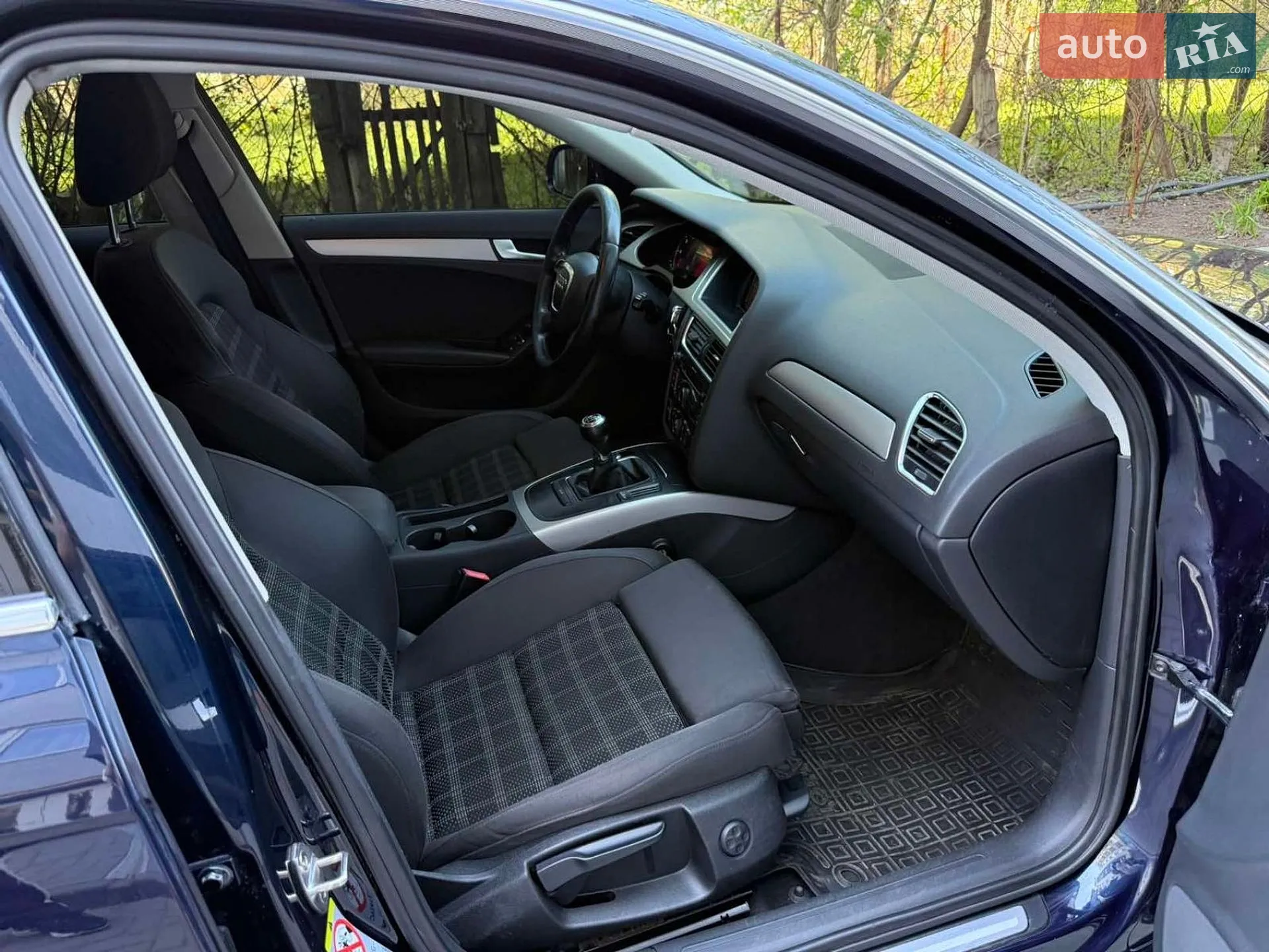 2010 Audi A4 - мініатюра 16