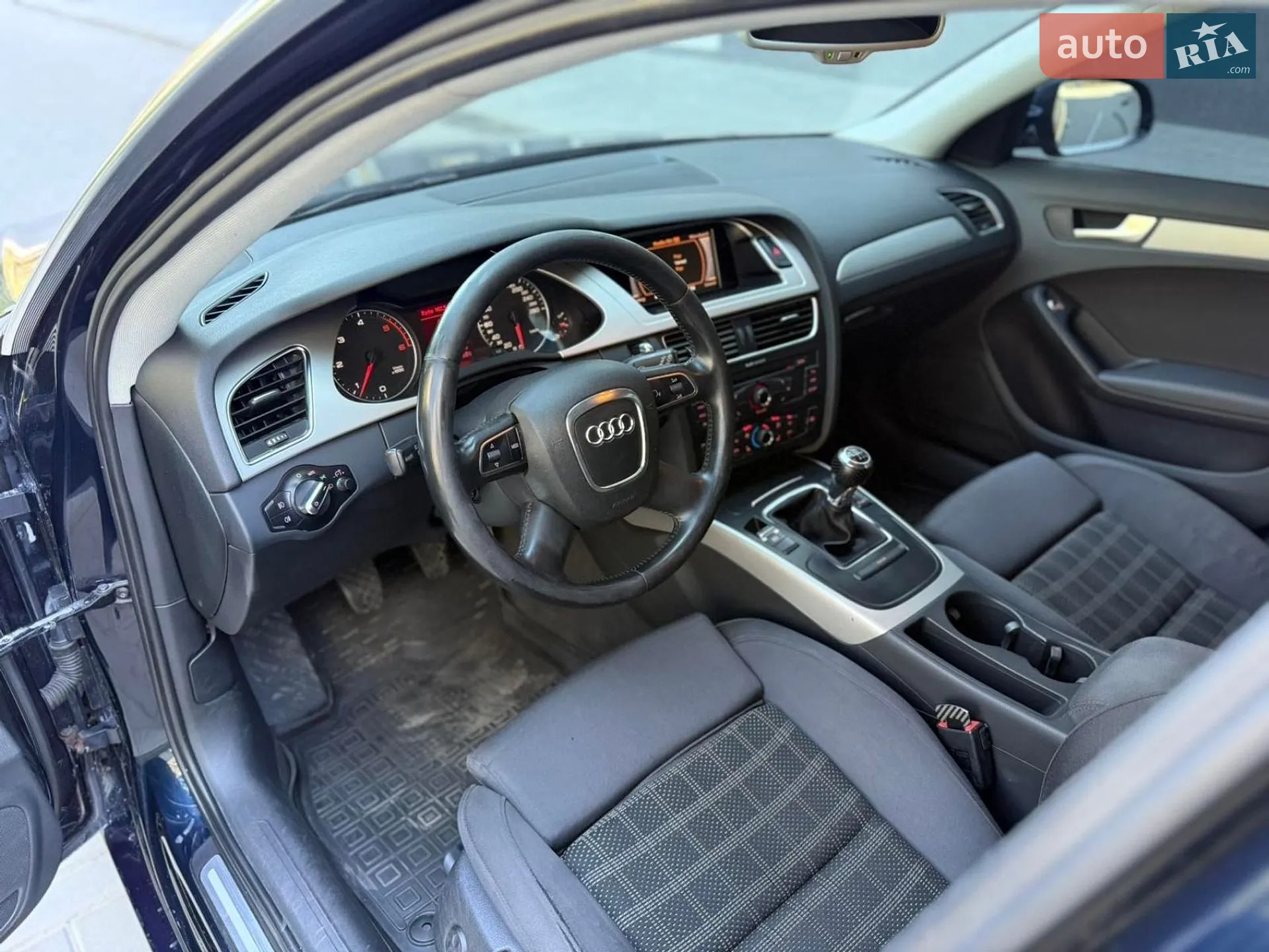 2010 Audi A4 - мініатюра 18