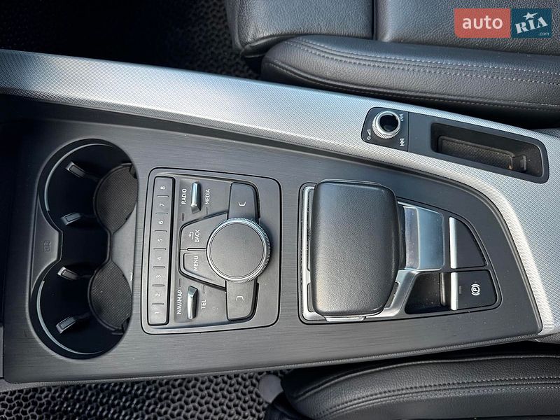 Седан Audi A4 2018 в Києві