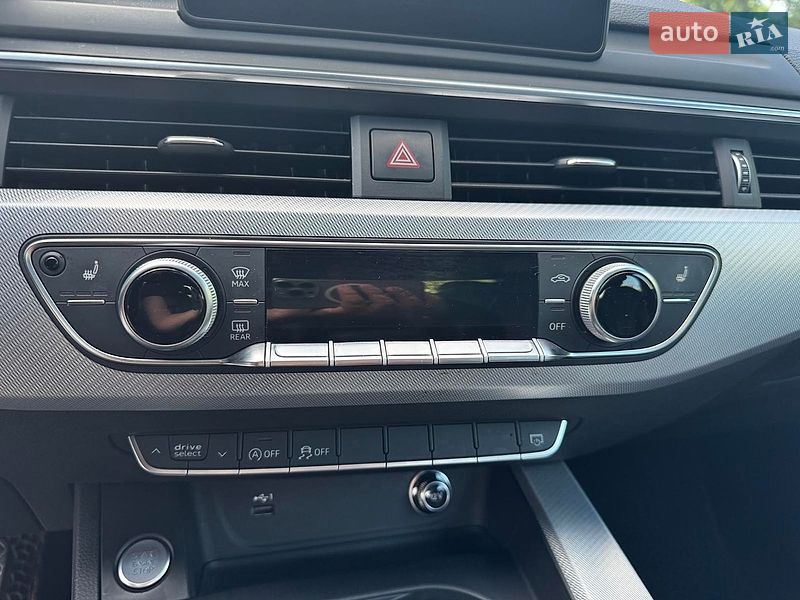 Седан Audi A4 2018 в Києві