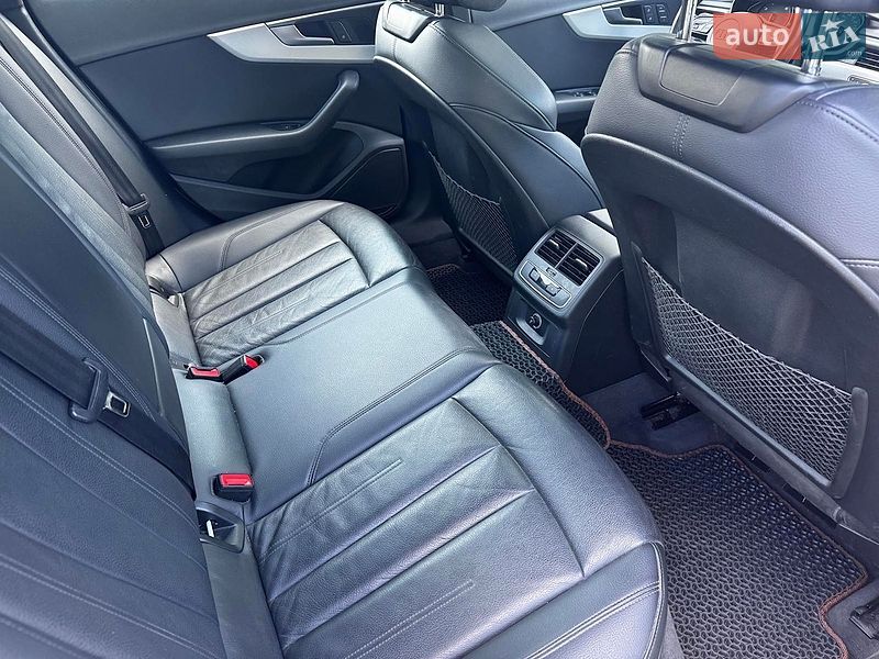 Седан Audi A4 2018 в Києві