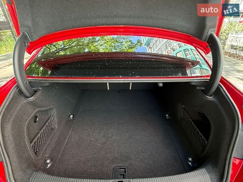 Седан Audi A4 2020 в Чернігові