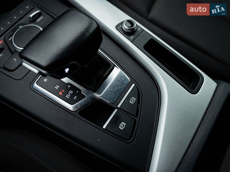 Седан Audi A4 2017 в Києві