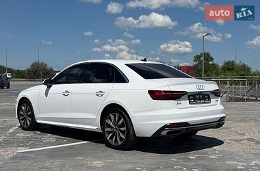 Седан Audi A4 2022 в Киеве