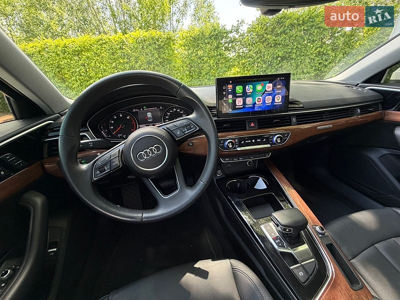 Седан Audi A4 2022 в Киеве
