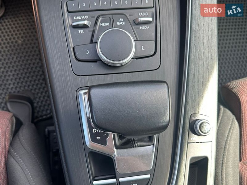 Седан Audi A4 2017 в Рівному