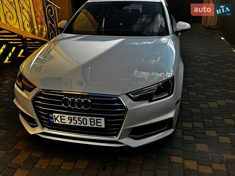 Седан Audi A4 2019 в Дніпрі