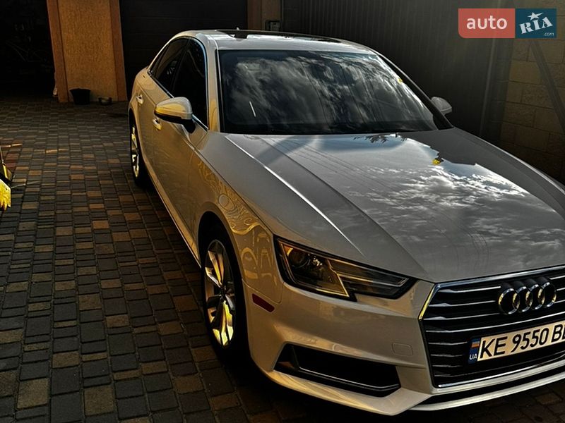 Седан Audi A4 2019 в Дніпрі