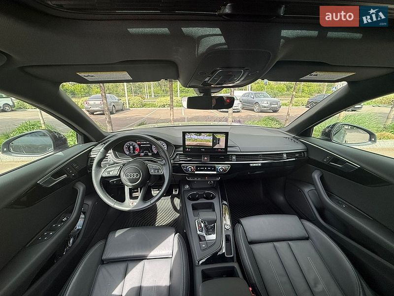 Седан Audi A4 2021 в Киеве