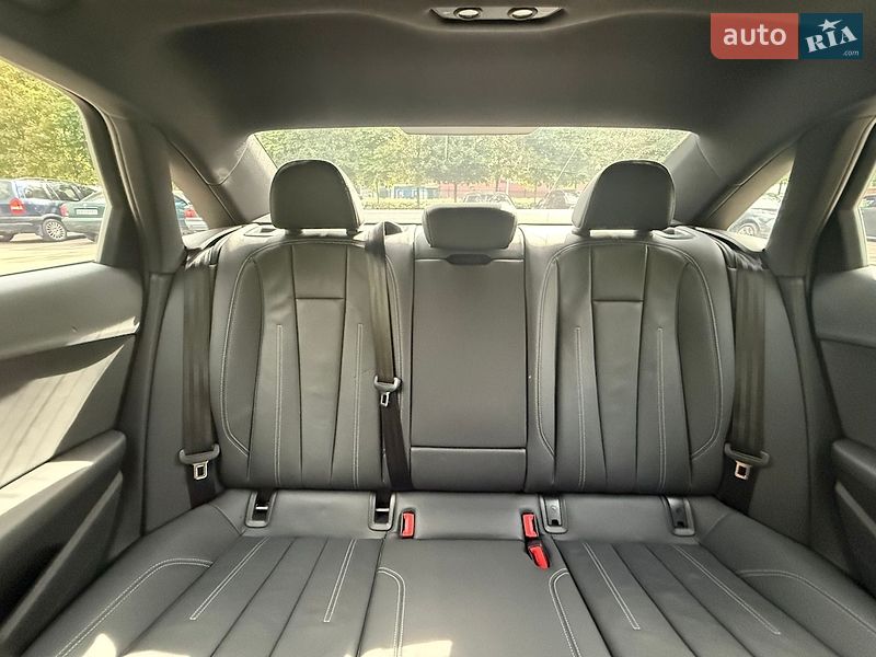 Седан Audi A4 2021 в Киеве