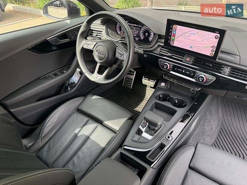 Седан Audi A4 2021 в Киеве