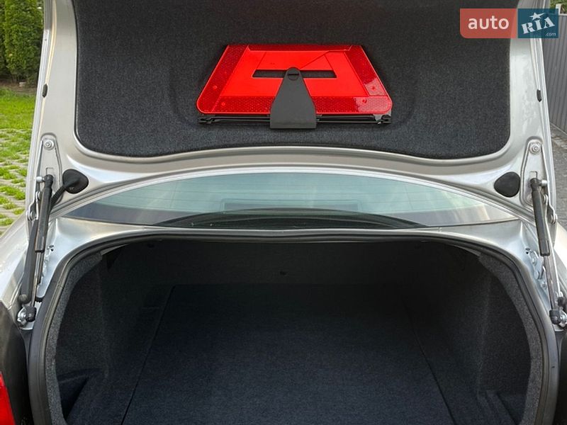 Седан Audi A4 2003 в Звягелі