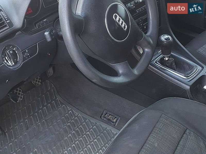 Седан Audi A4 2001 в Львові