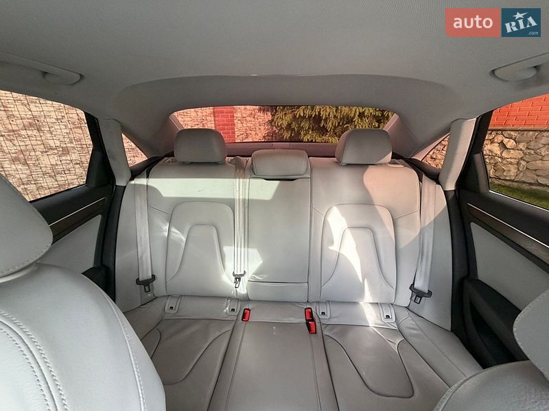 Седан Audi A4 2012 в Киеве