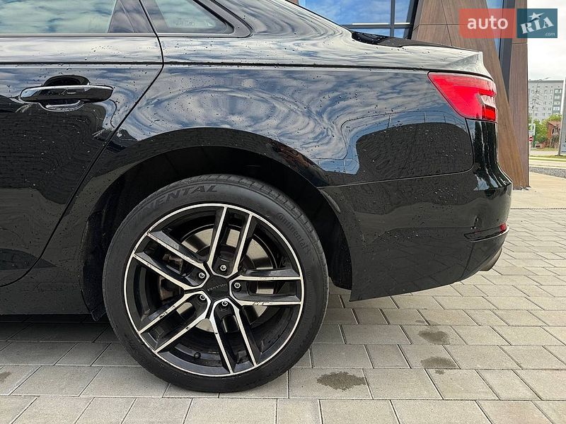 Седан Audi A4 2016 в Луцке