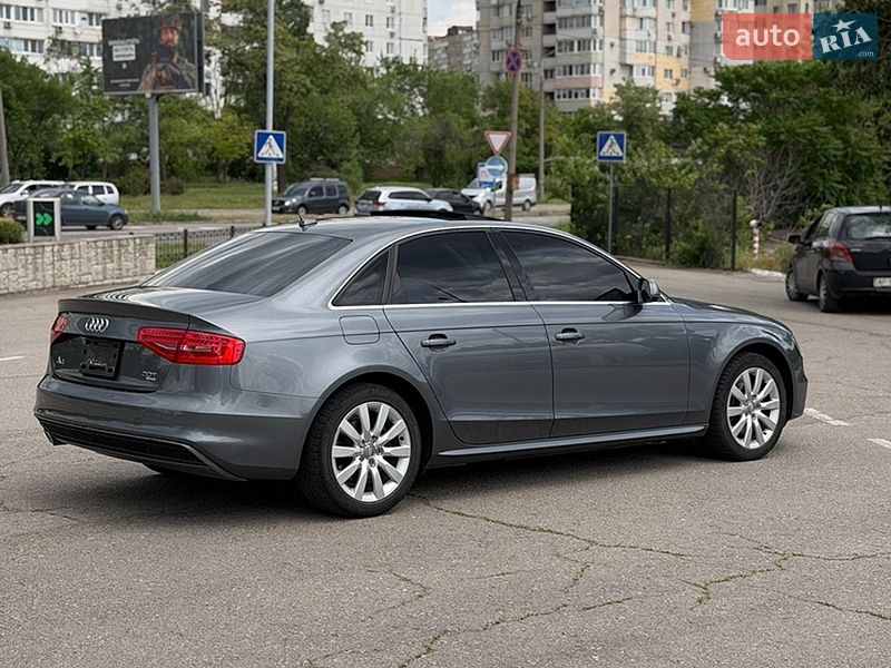 Седан Audi A4 2014 в Запорожье