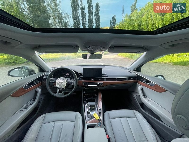 Седан Audi A4 2021 в Ровно