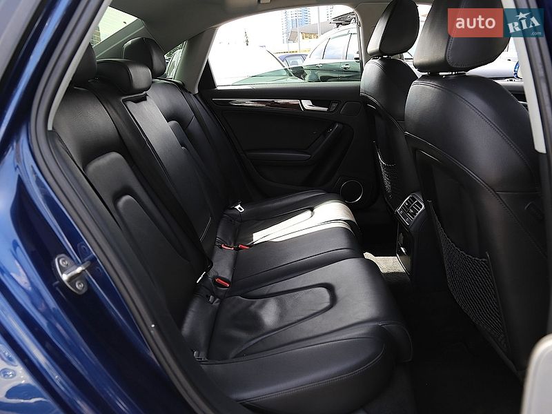 Седан Audi A4 2013 в Киеве