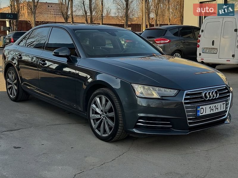 Седан Audi A4 2017 в Львове