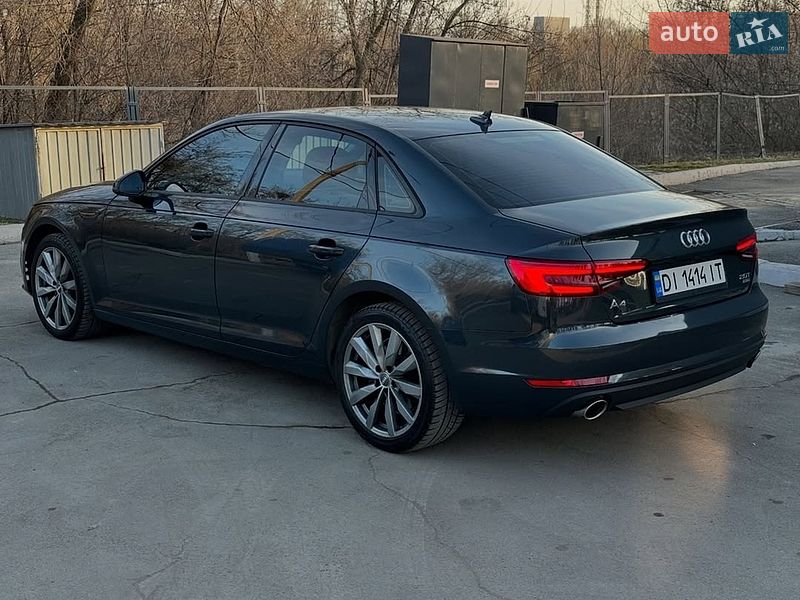 Седан Audi A4 2017 в Львове