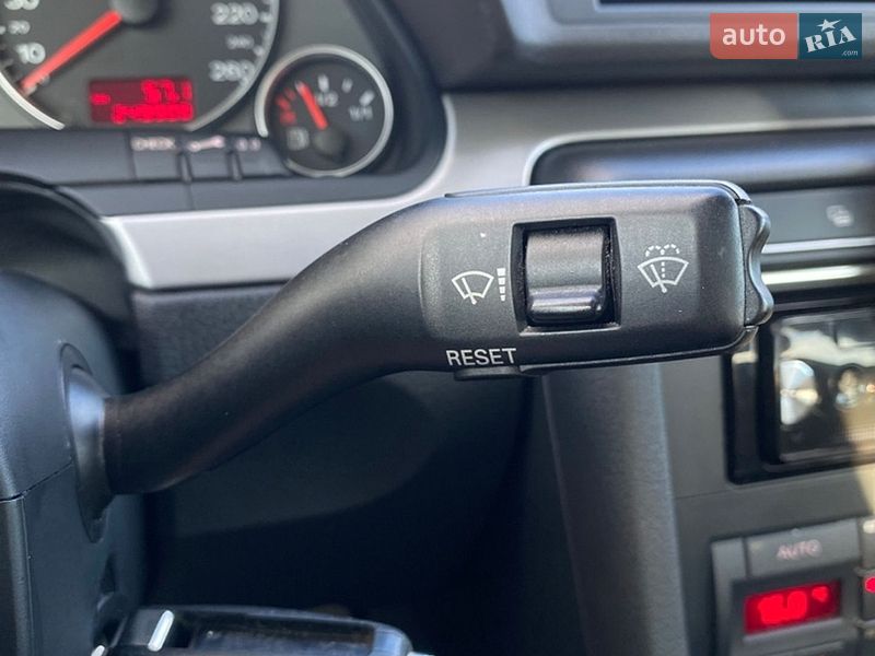 Седан Audi A4 2006 в Володимирі